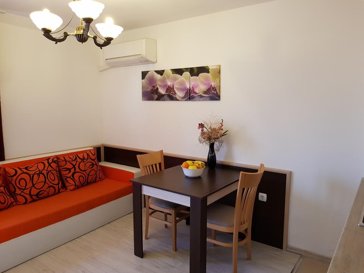 Family Aparthotel Vintegra Burgas Esterno foto