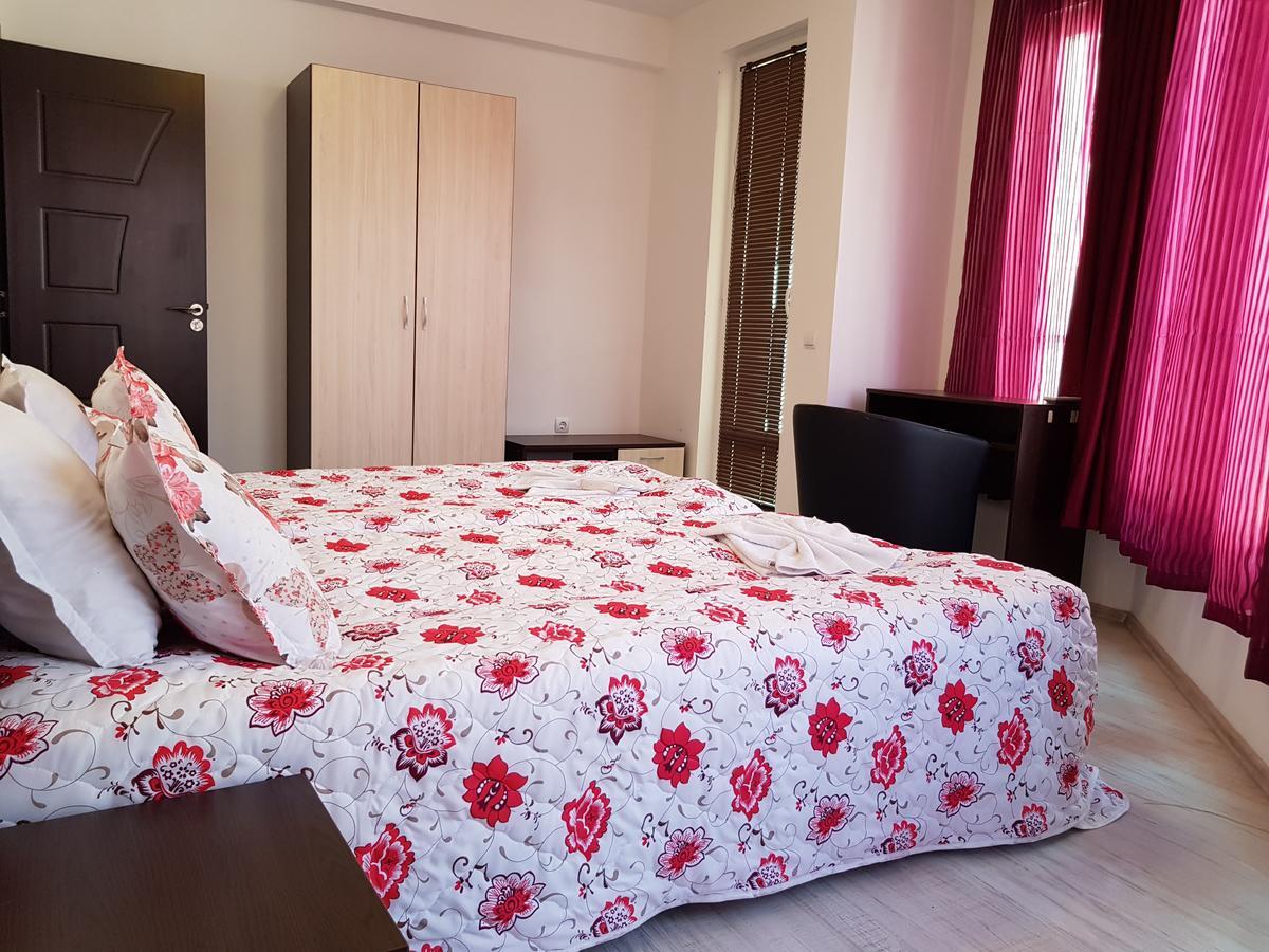 Family Aparthotel Vintegra Burgas Esterno foto